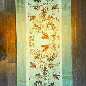 Vintage Embroidered Green Table Runner Butterflies NWT